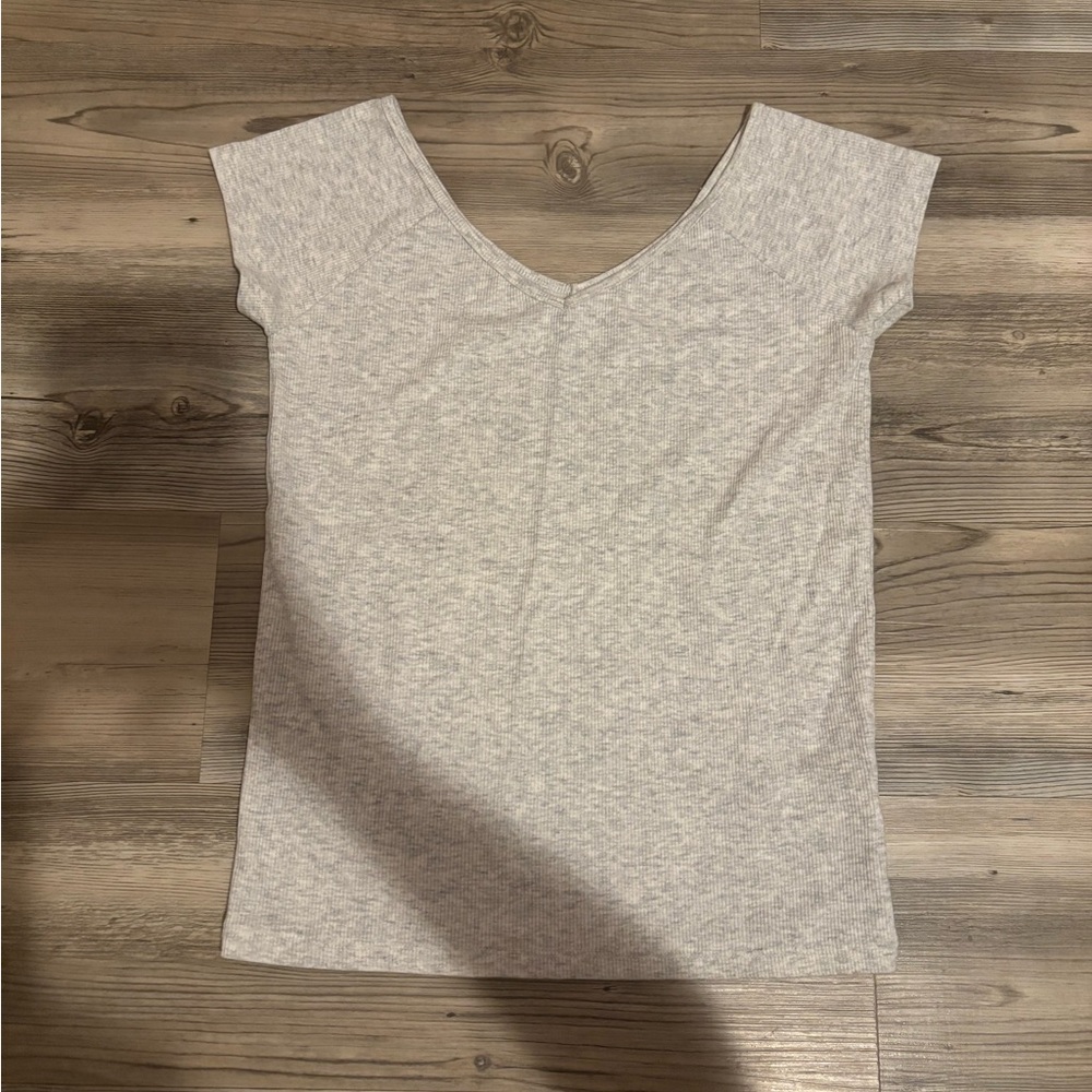 American Eagle Outfitters Light Gray Short Sleeve Tee